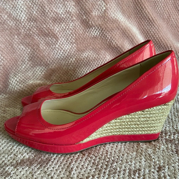 AUTHENTIC PRADA Red Patent Leather Peep Toe Espadrille Wedge Pumps Sz 36 US 6 - Picture 5 of 12